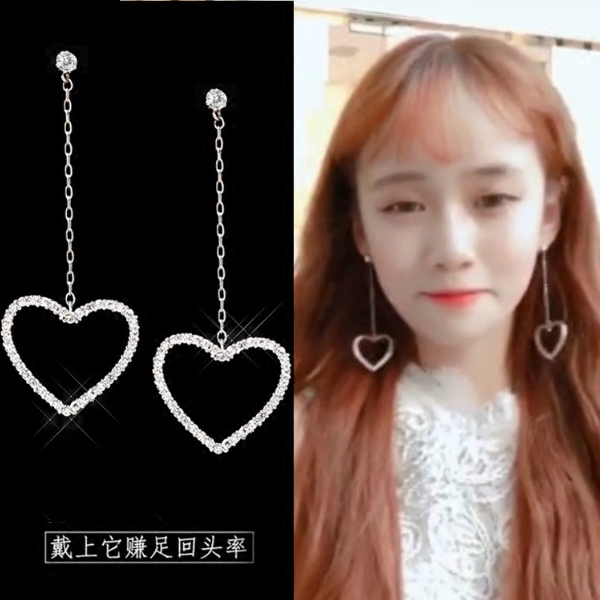 Fast hand red man Snow dog Bazaar Hey the same Earrings Loving Earrings Zircon long version of the ear pin
