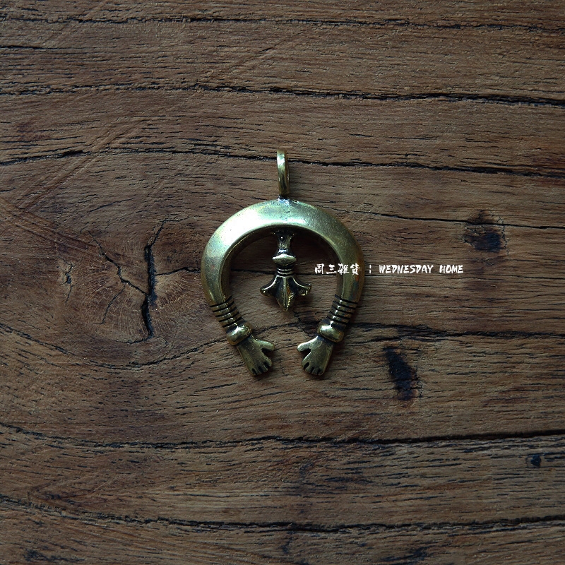 Indian key buckle retro key button handmade key ring hanging decoration amulet pendant brass key clasp ornament