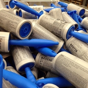 máy cắt lông xù vải Besidi trống loại bụi thu gom quần áo quần áo thú cưng lông dính Quảng Châu IKEA - Hệ thống giá giặt Cây lăn bụi quần áo bẩn ở đầu