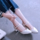 Mùa xuân và mùa thu 2018 mới, giày cao gót nữ retro có khóa chữ với một đôi giày phiên bản Hàn Quốc mũi nhọn với một đôi dép dày