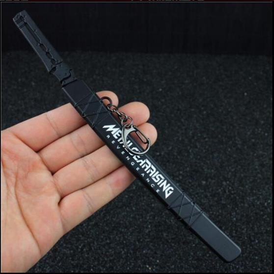 Metal Gears 3 Tăng vũ khí ngoại vi Revenge Thunderbolt Swords Trò chơi Đồ chơi Tay mô hình Mặt dây chuyền Kim loại - Game Nhân vật liên quan