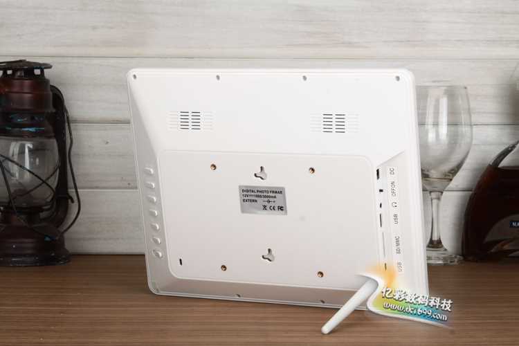 12 inch khung biên giới hẹp mỏng thời trang LED album ảnh điện tử màn hình HD với một khung trắng lithium bắt buộc - Khung ảnh kỹ thuật số khung ảnh điện tử tốt nhất