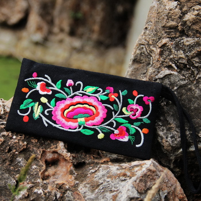 Coin purse National style fabric bag Exquisite embroidered coin purse Clutch bag embroidered bag Embroidered bag