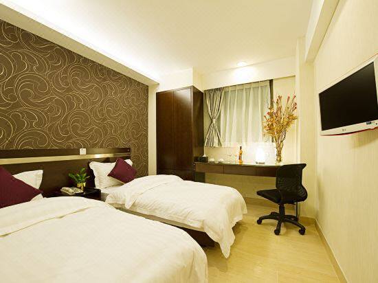 Senior Room of the Kan Yue Hotel (Mongkok Shop in Hong Kong)