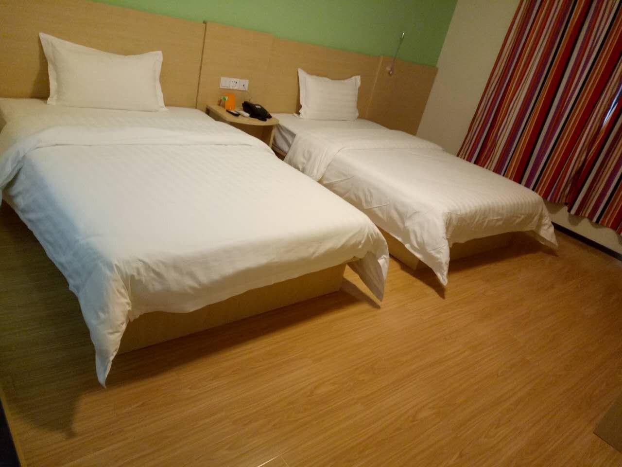 7 Days Inn Lijiang Ancient Town Main Gate Dashui la cart branch Ali exclusive twin room
