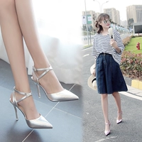 Mùa hè 2018 mới giày cao gót với thời trang baotou giày nữ nông bằng bạc với một đôi giày khóa từ dép dép adidas