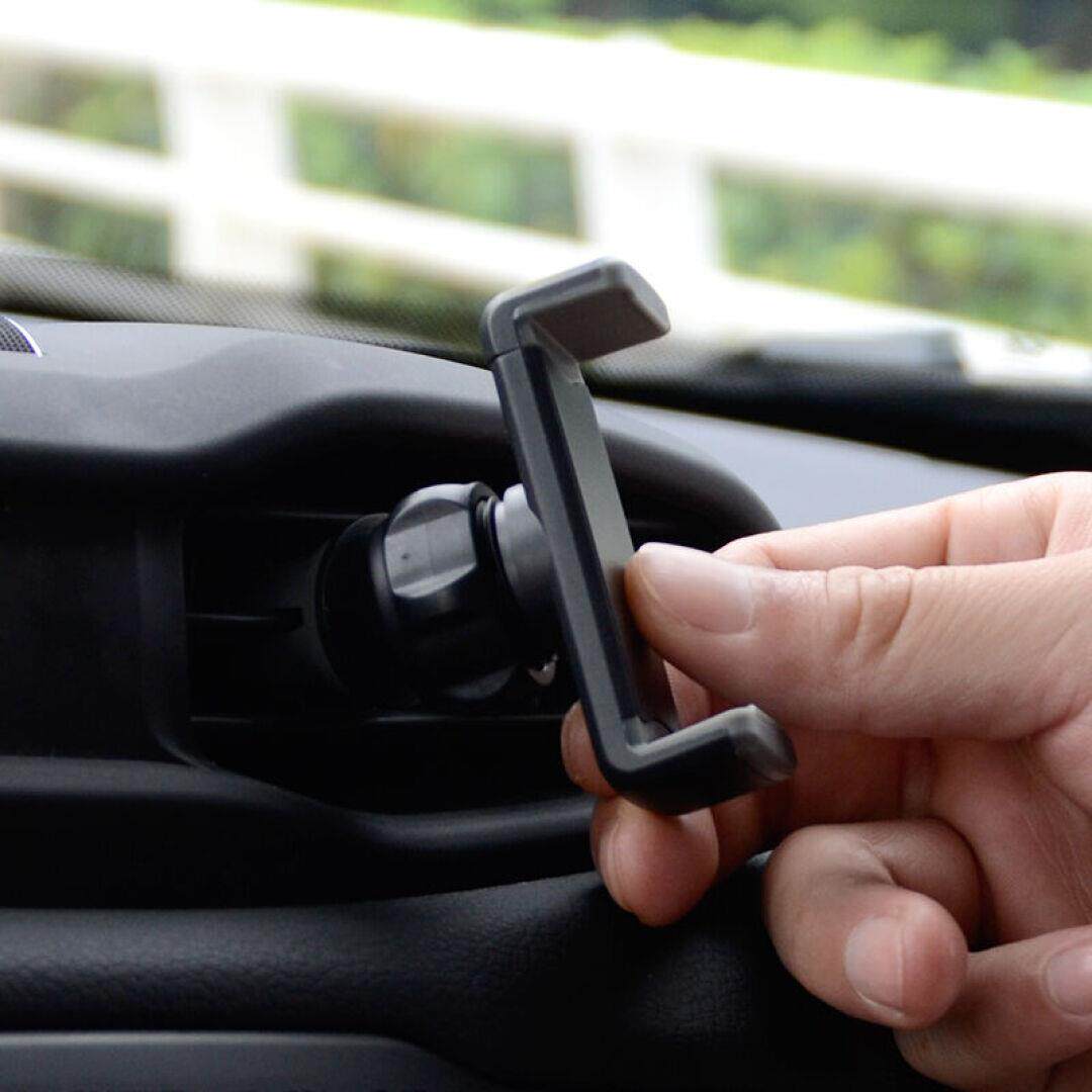 Qijie car mobile phone holder bracket car air outlet mobile phone bracket 360 degree mobile phone satellite navigation bracket angle