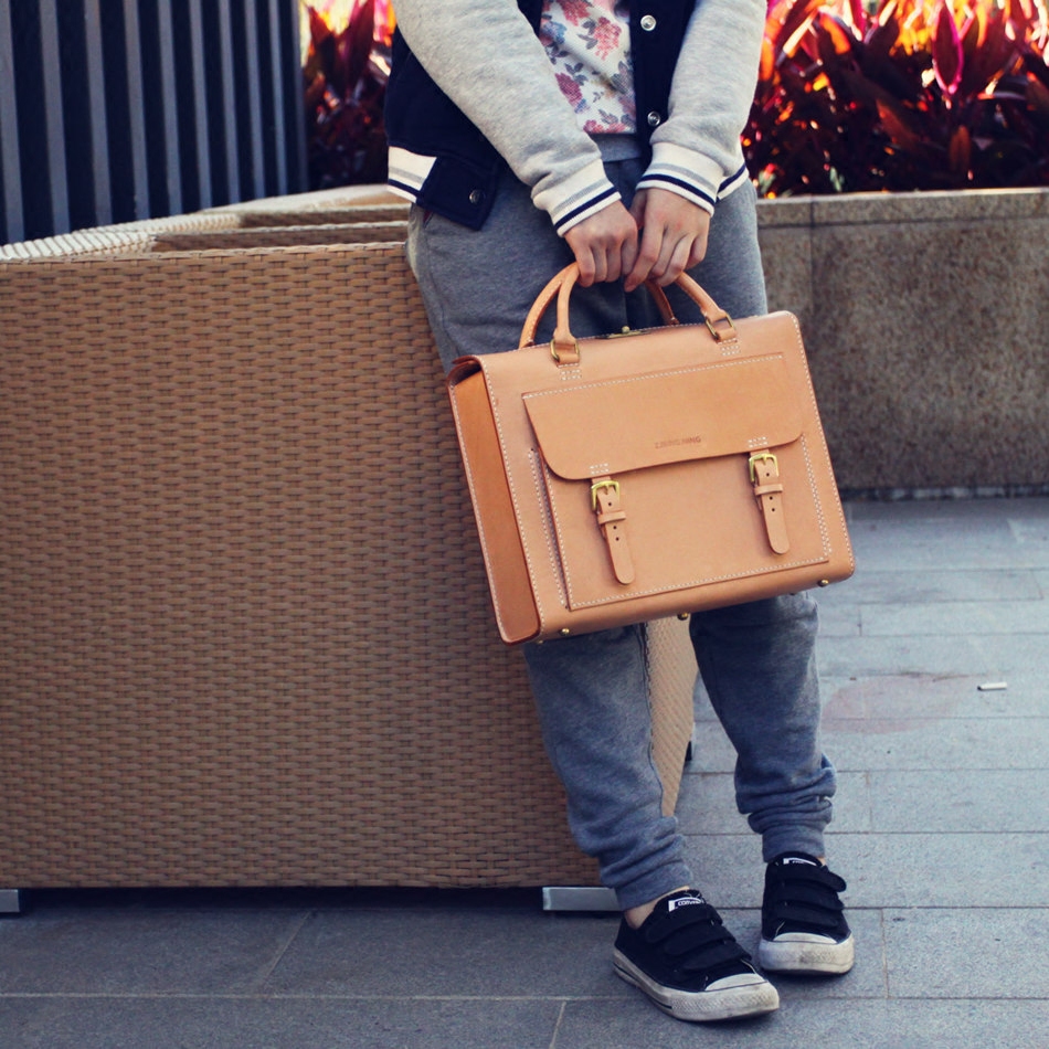 Horse Liu Hand Handmade Single Shoulder Bag Organ briefcase Original Color of Tanned Leather Bull Leather Male and female Customized Lettering