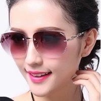 Đa giác không khung cắt tỉa kim cương kính râm UV bảo vệ kính râm nữ kim loại màu xám xám thời trang thanh lịch gọng kính titan