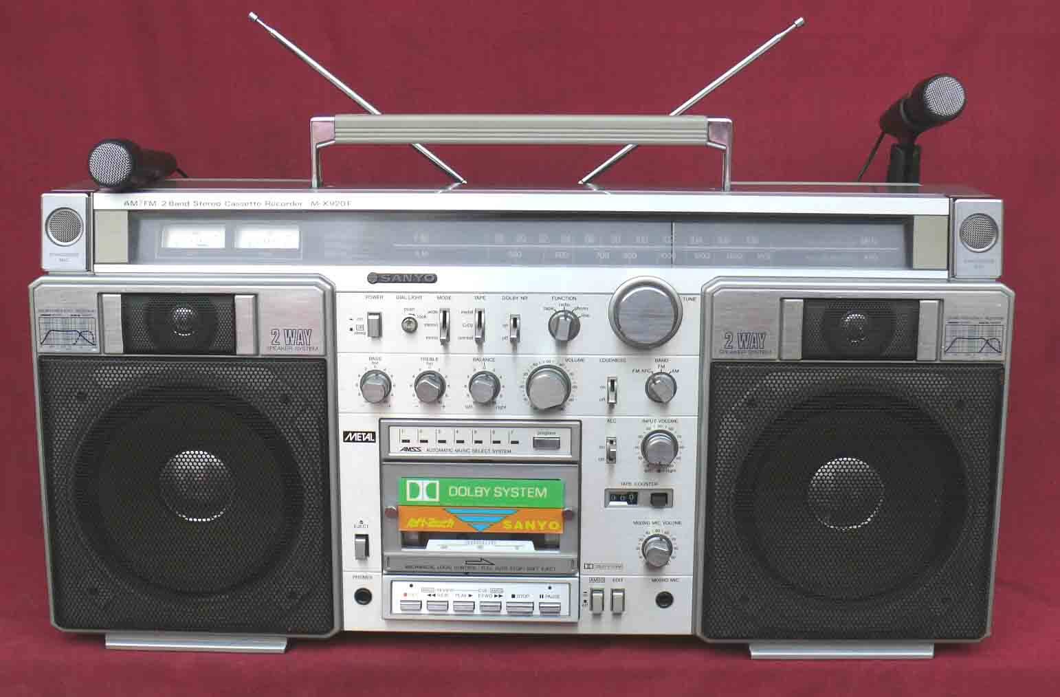 Hitachi trk 8190. Магнитофон рублей. Panasonic rq-2732 cassette tape recorder. Продаю магнитофон шарп. Магнитофон электроника 324 фото.