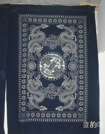 Pure cotton blue printed cloth hand-printed and dyed western tablecloth long tablecloth dragon and phoenix Chengxiang (140*200 thickening)