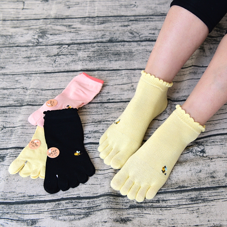Four seasons exported Japanese five-finger socks pure cotton low-help short skeleton socks embroidered cute toe socks