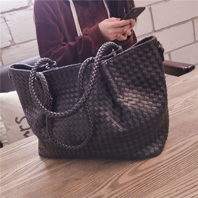 taobao agent Shoulder bag, capacious woven demi-season one-shoulder bag, universal phone bag, 2022 collection, Korean style