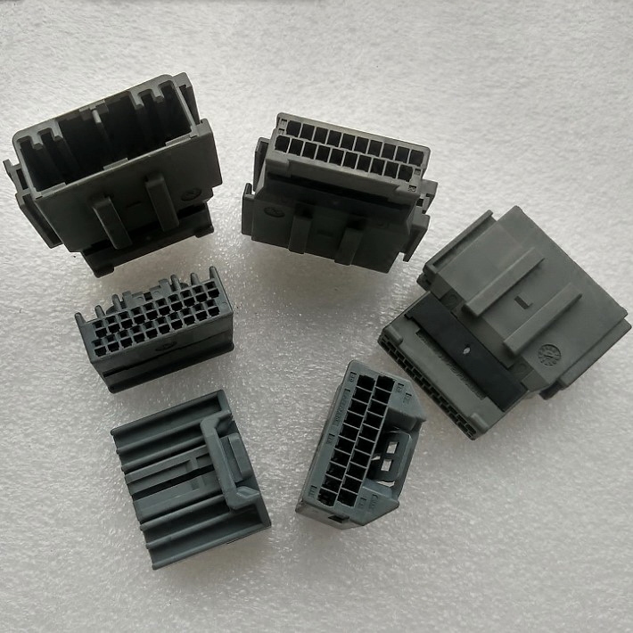 Win Electromechanical Subsupply Suitable for Honda Motor Male Plug Connector Holder 2X10 20PIN Original