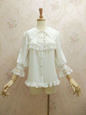 Ilya's autumn lolita gorgeous lace shirt with a doll collar and three-quarter sleeves