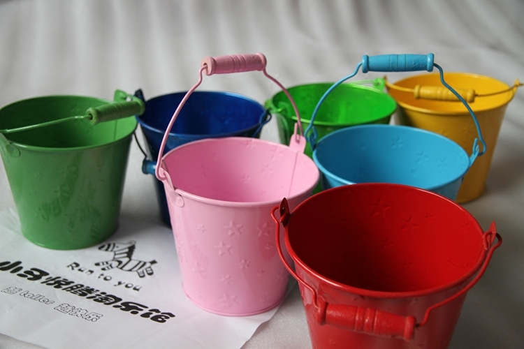 Color small iron bucket iron bucket water bucket flower bucket flower pot pen holder children's beach toys shooting props gardening tools