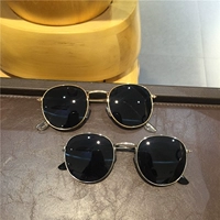 Phiên bản Hàn Quốc tùy chỉnh của kính râm kim loại tròn siêu nhẹ hoang dã Harajuku Châu Âu và Hoa Kỳ retro kính râm mặt sửa chữa nam và nữ thủy triều tác dụng của kính râm