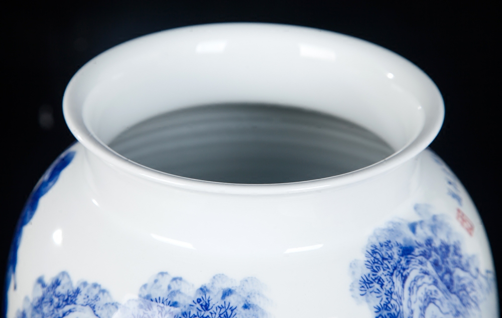 Jingdezhen ceramic vase furnishing articles new Chinese hand - made of blue and white porcelain flower arrangement, the sitting room TV cabinet decoration