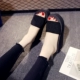 Dép nêm nữ mùa hè phiên bản Hàn Quốc của sandal đế dày đa năng đế phẳng thời trang đế bệt đi biển một chữ kéo cao gót mang dép