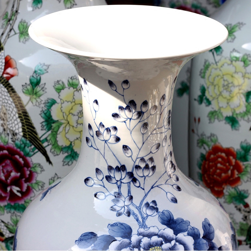 Jingdezhen ceramics of large vases, hand - made blooming flowers furnishing articles study the sitting room of Chinese style household decorations