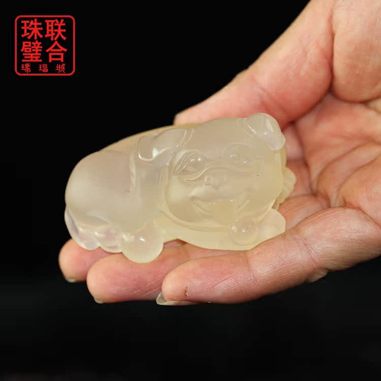 Boutique horse stock ice seed jade medullary agate puppies Caiyun Wang calls chaemen's small number of hands to play pieces by hand