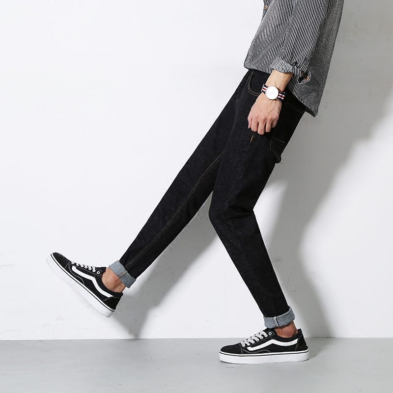 牛仔裤男秋冬新款学生韩版潮流时尚小脚裤青年修身型黑色长裤子