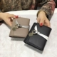 Ví nữ nhỏ mới châu Âu và Mỹ 2018 ngắn gấp ba lần thời trang ví đơn giản dành cho sinh viên phiên bản Hàn Quốc