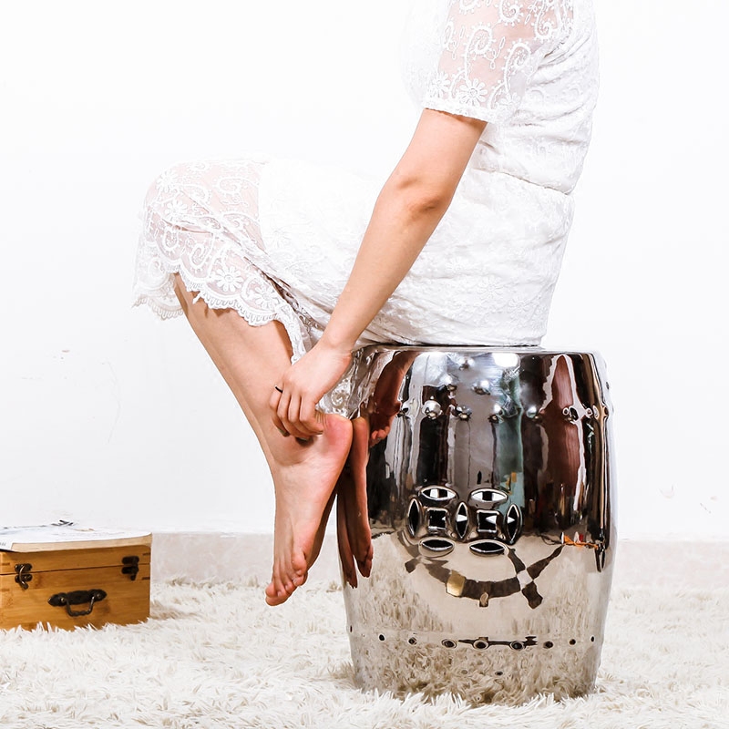 Chinese style dress and who shoes in who side what silver jingdezhen ceramic drum who in shoes who cold who sitting room creative furnishing articles