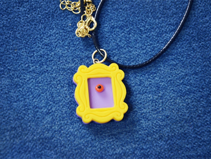 (homemade) The yellow photo frame resin pendant lock bone chain behind the home of the old friend remember