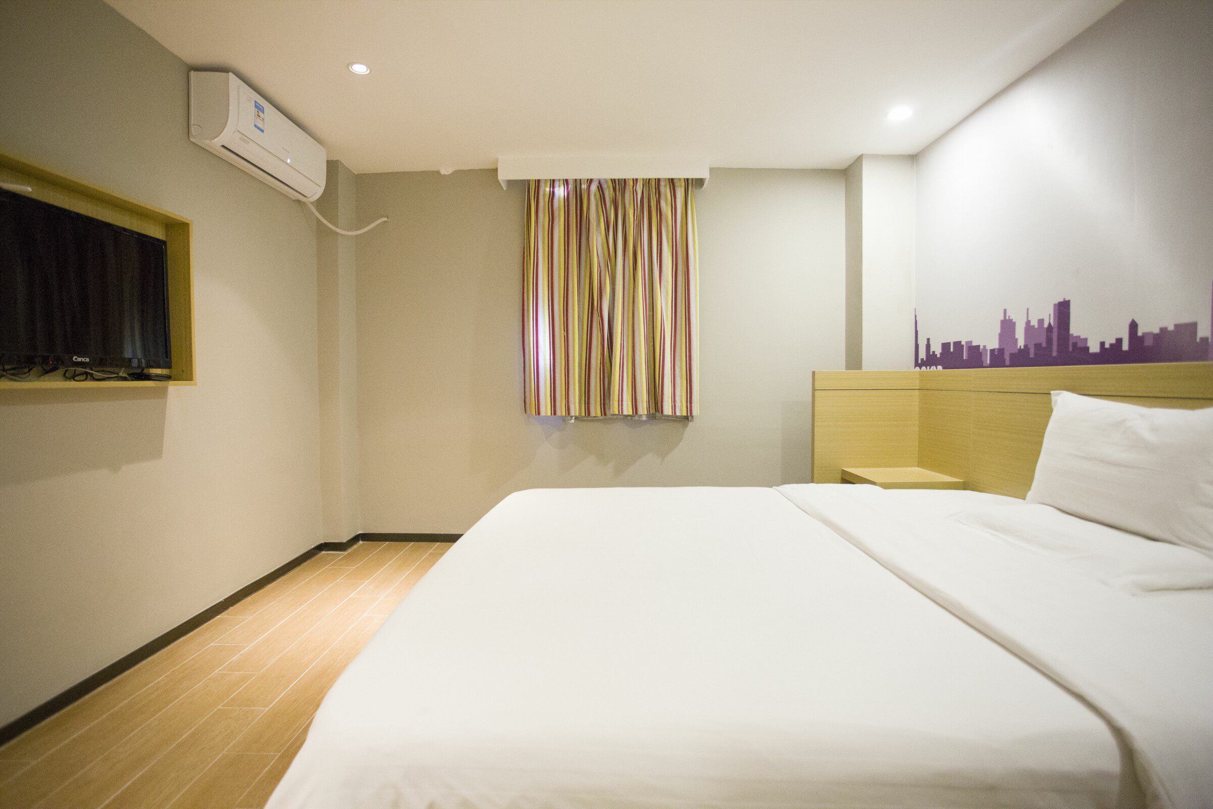 Liv Yaju Hotel (Guangzhou Zhongda Beimen Branch) Asian Twin Room
