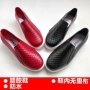 Giày cao su nữ mưa đi giày nước không thấm nước Giày nhựa nữ khách sạn làm việc chống trượt nhà bếp giả da màu đen giày đi mưa thấp để giúp - Rainshoes ủng đi mưa bảo vệ giày