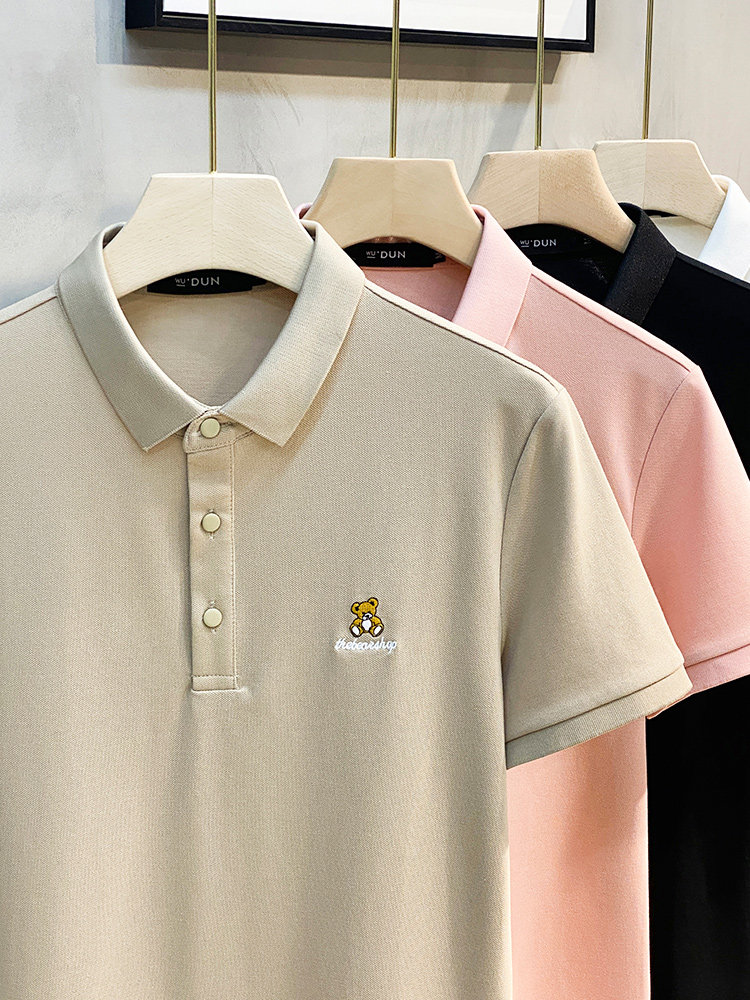 Половина рубашки заправлена. Рубашка завязанная узлом. Белая клетчатая рубашка мужская. Рубашка для папы. Рубашки.