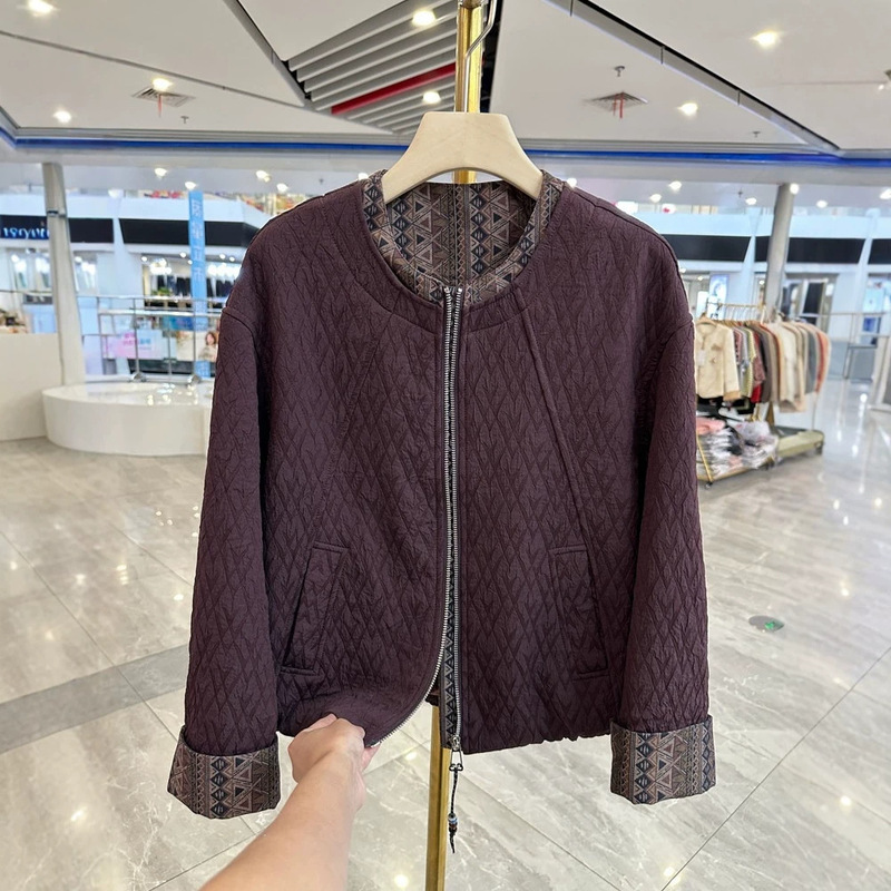Fashionable Short Baseball Jacket for Mothers, New Autumn Style, Stylish and Age-Reducing Jacket for Petite Women, Middle-Aged and Elderly Tops Fashionable Short Baseball Jacket for Mothers, New Autumn Style, Stylish and Age-Reducing Jacket for Petite Women, Middle-Aged and Elderly Tops
