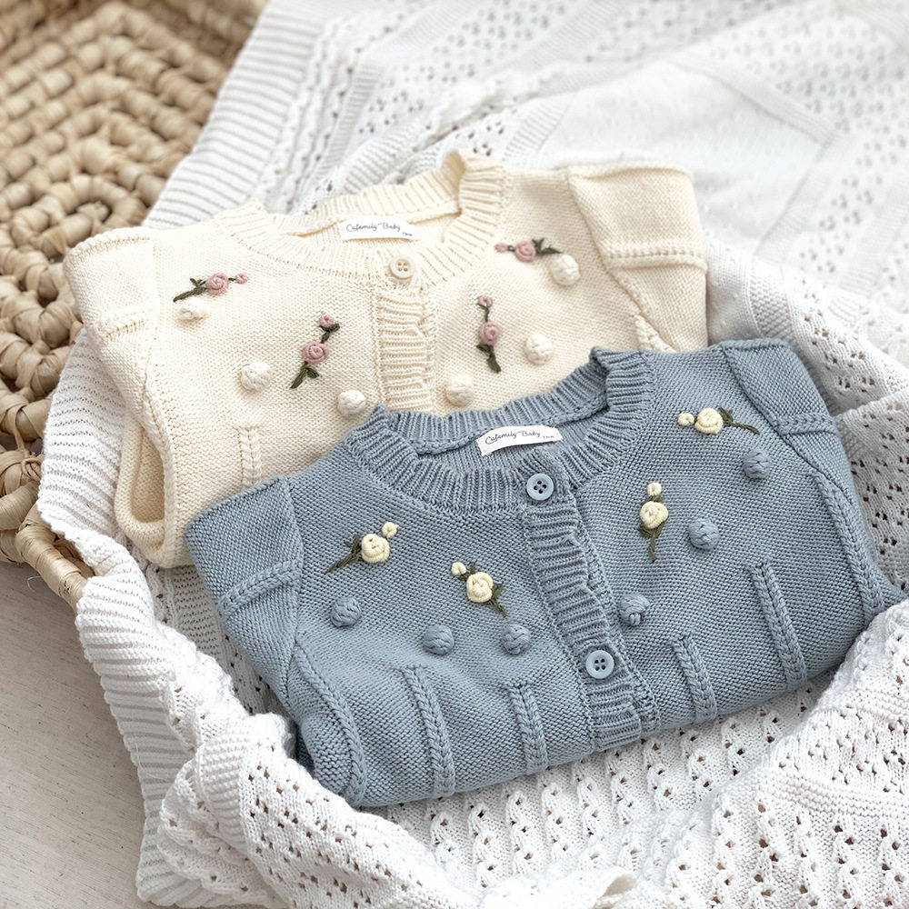 Girl gas sweater 2023 spring and fall June baby sweater small coat 1 - 3 year old newborn knife shirt