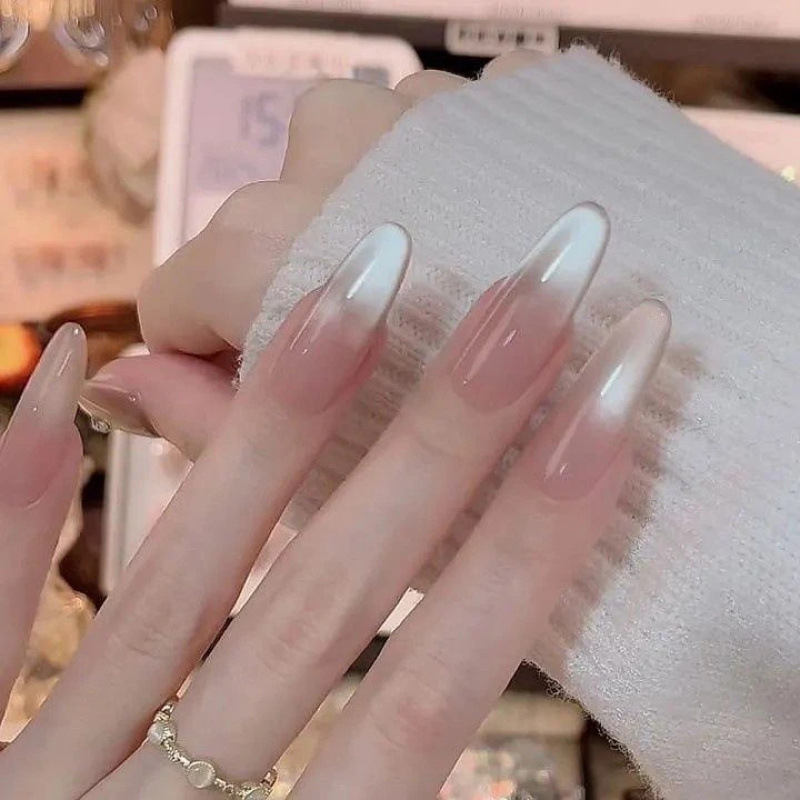 Nude Color Ice-Transparent Wearable Nails, Medium-Length, New Style with Cat-Eye Effect, Versatile and Elegant, Brightening Effect, Handmade Wearable Nail Tips