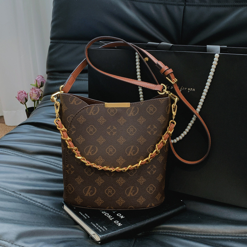 Cross-Border Large-Capacity 2026 Vintage Bucket Bag, Stylish and Versatile Handbag, Shoulder and Crossbody Bag Cross-Border Large-Capacity 2026 Vintage Bucket Bag, Stylish and Versatile Handbag, Shoulder and Crossbody Bag