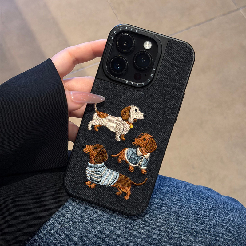 Qinghua Embroidery Dachshund Dog iPhone 16 /17Promax Phone Case Apple 15/14 Anti-Fall Protective Cover 13 New