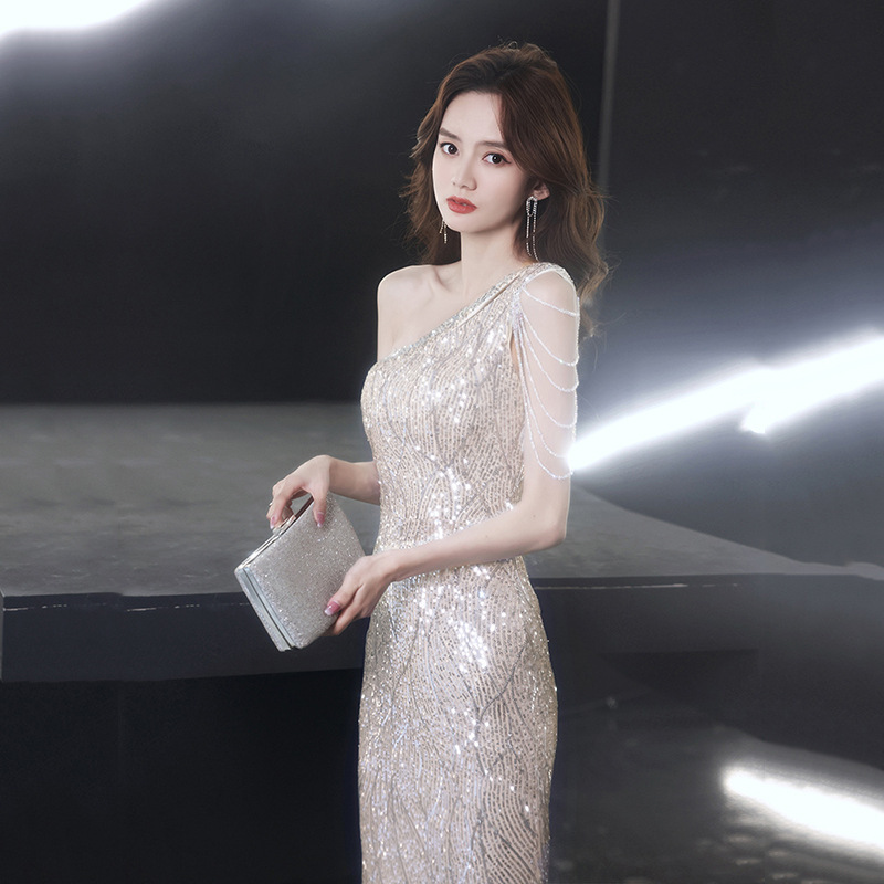 Sequined Fishtail Evening Dress for Women 2026 New Style Banquet Elegant Long One-Shoulder Tassel Dress Annual Meeting Host