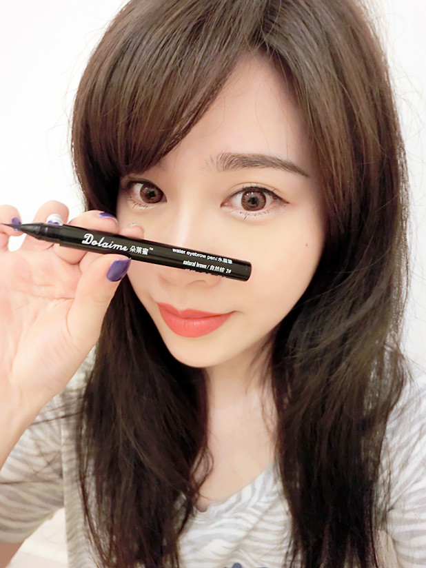 Dora mật ong lỏng lông mày bút chì nước rất mịn bút chì lông mày không thấm nước và mồ hôi không tẩy trắng kéo dài đích thực lông mày đỏ tự nhiên - Bút chì lông mày / Bột / Stick kẻ chân mày innisfree