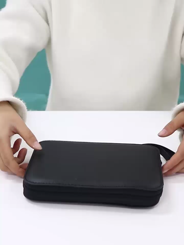 Portable needle and thread box Household needle and thread box set Hand sewing needle and thread storage box Sewing needle and thread box