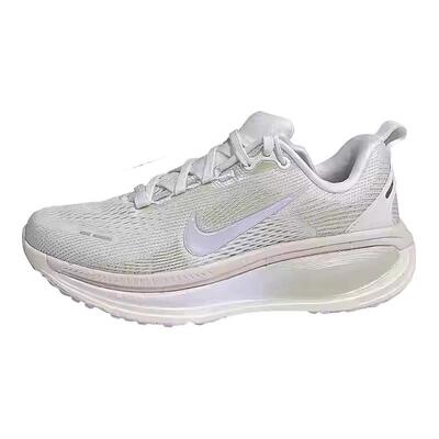 Nike耐克女鞋2025冬季新款W NIKE VOMERO 18 ESS轻便运动鞋IO9915