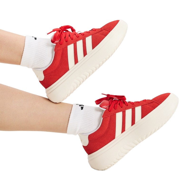 阿迪达斯马年限定新年红网球休闲鞋2026春GRAND COURT女鞋 KJ2065,运动鞋new,运动休闲鞋,淘宝优惠券,粉丝福利购,淘宝优惠卷