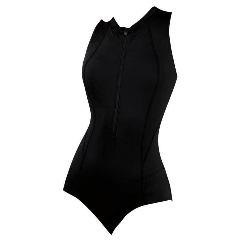 云雨荷2026新款连体泳衣女高级感保守显瘦遮肉黑色圆领泡温泉泳装