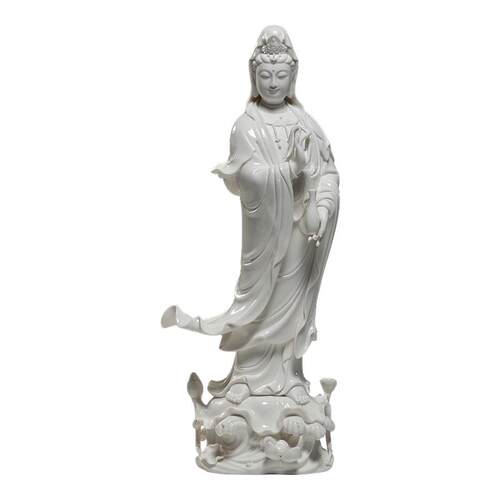 微美白瓷彩绘立荷观音像精工摆件