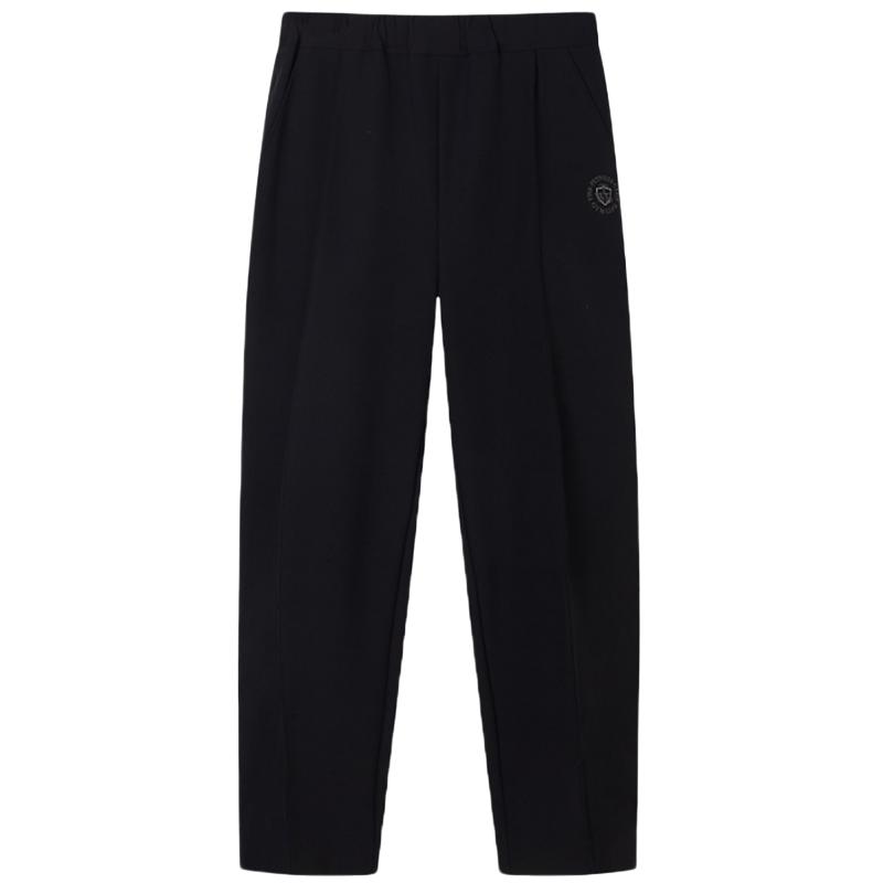 四面弹TR面料，有一定挺括度且具有垂坠感