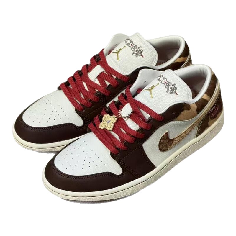 JORDAN耐克男鞋2026新年款马年限定AJ1低帮板鞋篮球鞋IQ5321-121