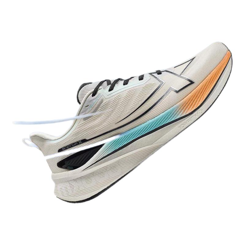 特步两千公里三代跑鞋