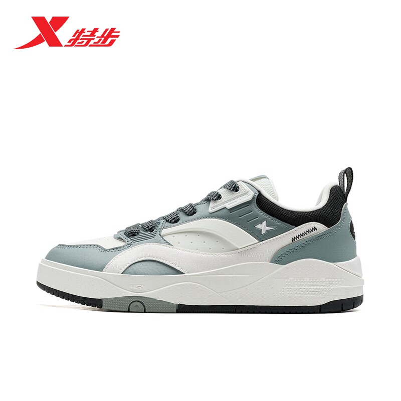 特步驭桀2025秋冬新款板鞋男轻便包裹低帮运动休闲鞋976419