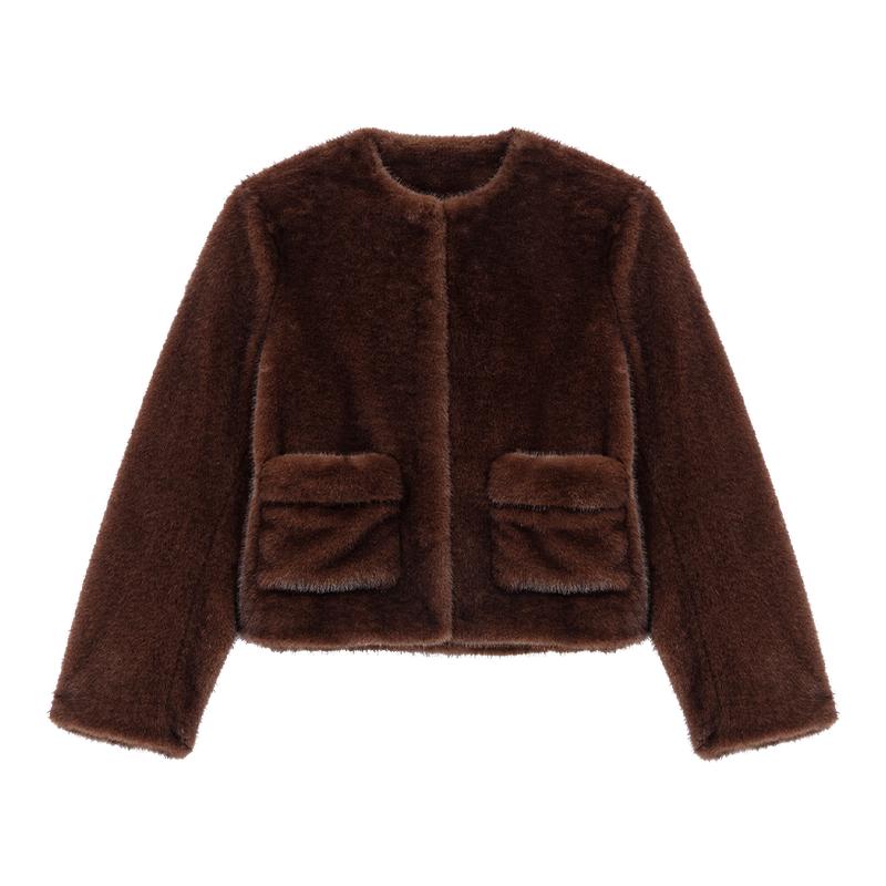 短款版型利落剪裁 时尚双口袋装饰细节