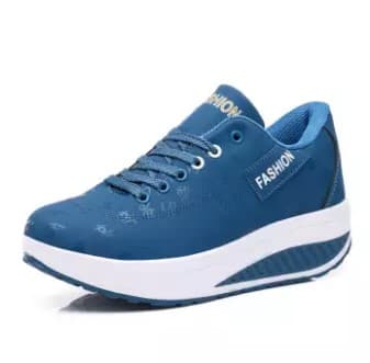Women's platform black sports 
